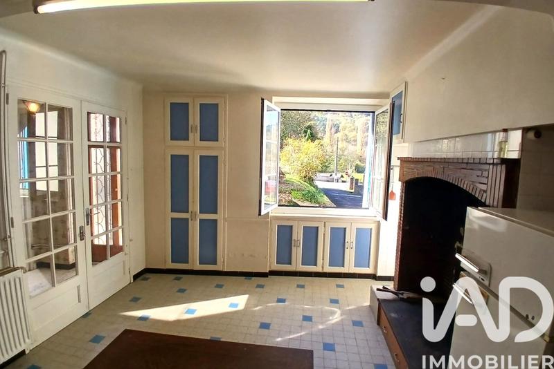 Maison - 300 m² - 11 pièces