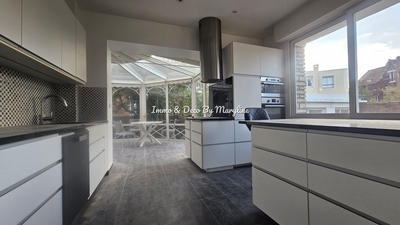 Maison - 240 m² - 6 pièces