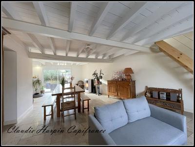 Maison - 246 m² - 10 pièces