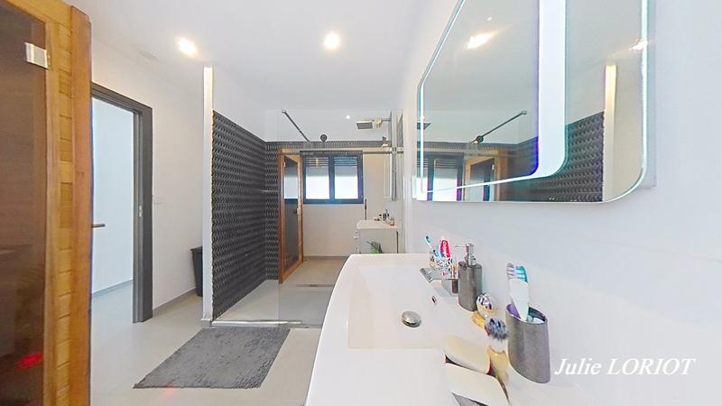 Maison contemporaine - 147 m² - 6 pièces