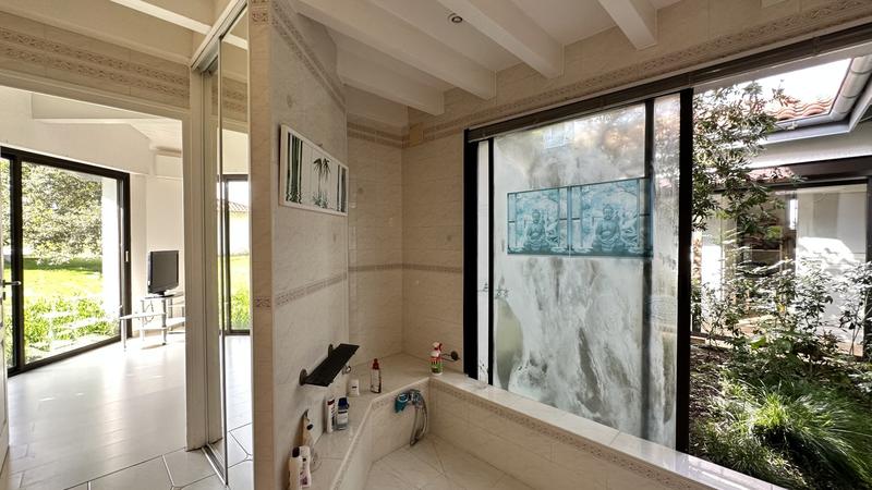 Maison contemporaine - 213 m² - 6 pièces