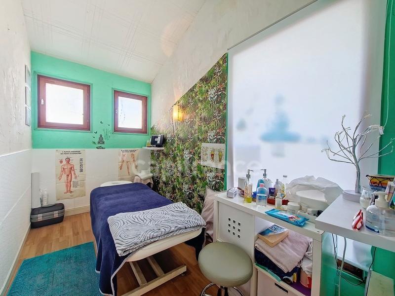 Local commercial - 193 m² - 7 pièces