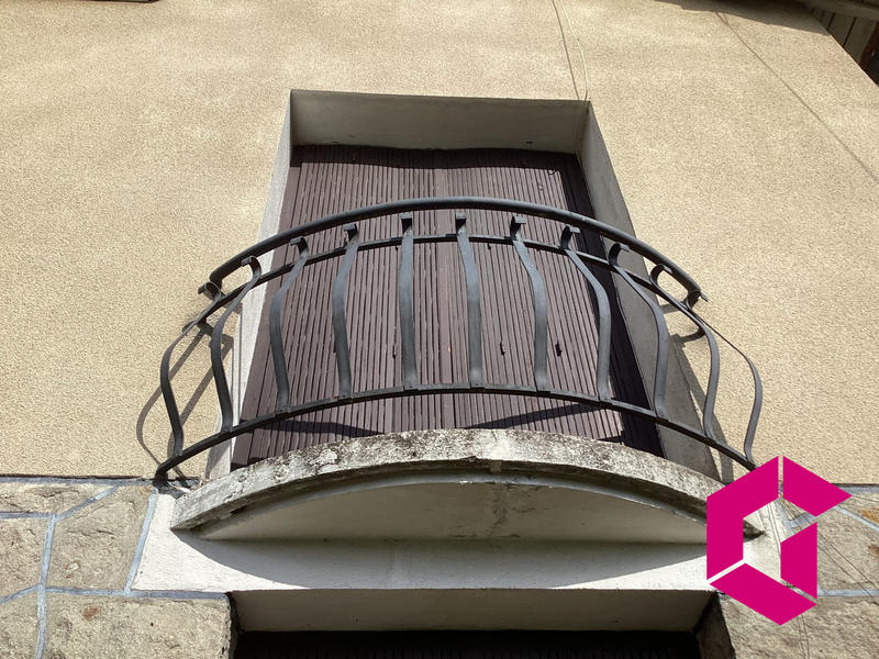 Maison traditionnelle - 168 m² - 9 pièces