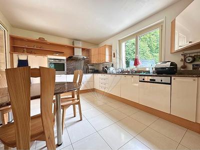 Demeure - 220 m² - 8 pièces
