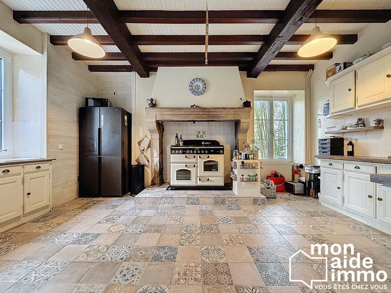 Maison - 340 m² - 15 pièces