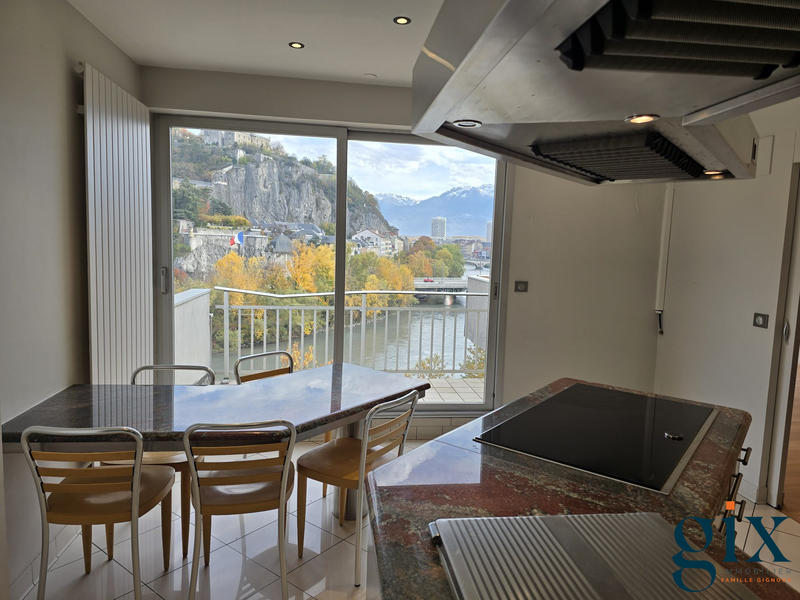 Duplex - 157 m² - 5 pièces