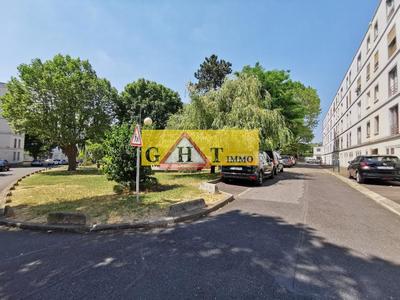 Appartement - 64 m² - 4 pièces