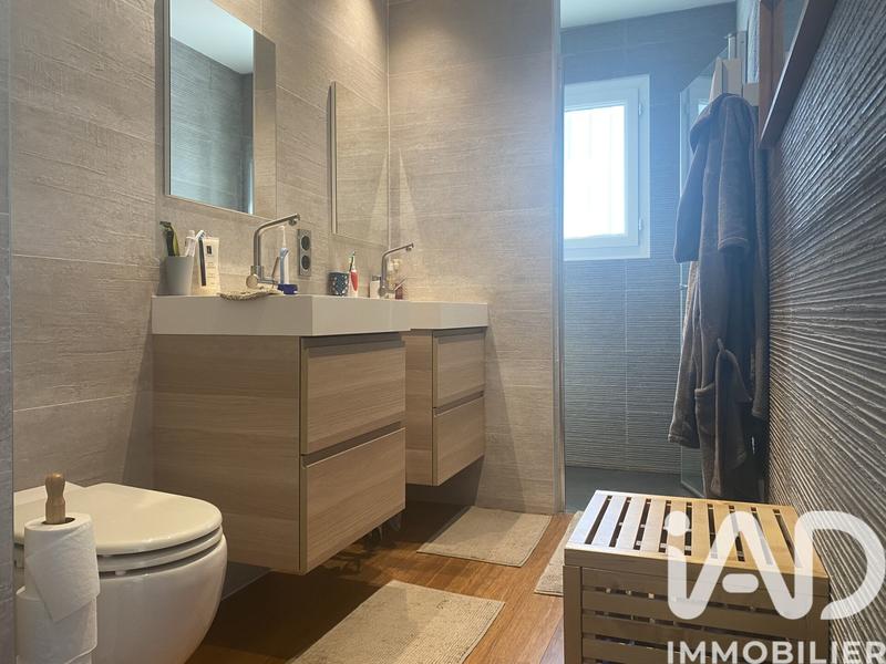 Maison - 220 m² - 6 pièces