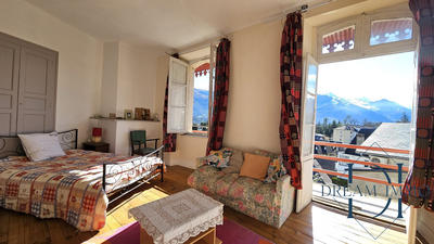 Maison - 380 m² - 10 pièces