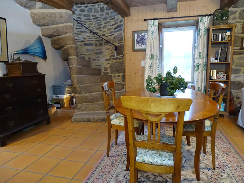 Maison - 139 m² - 8 pièces