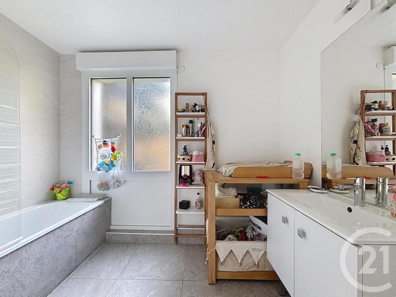 Appartement - 90 m² - 4 pièces