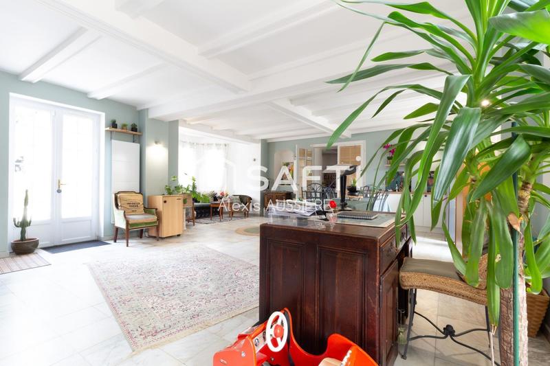 Maison - 384 m² - 12 pièces