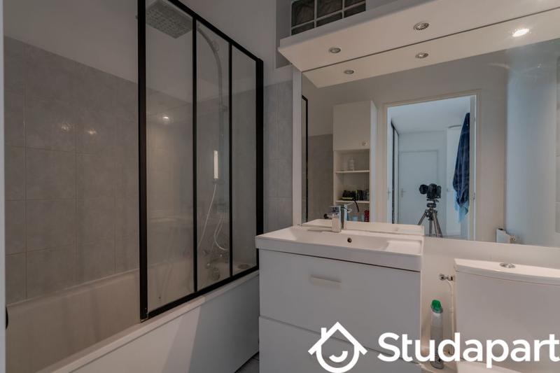 Chambre - 104 m² - 1 pièce