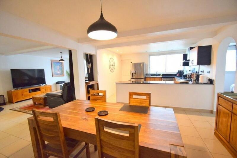 Villa - 200 m² - 10 pièces