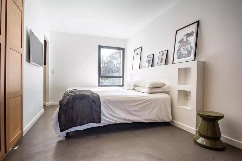 Maison - 220 m² - 5 pièces