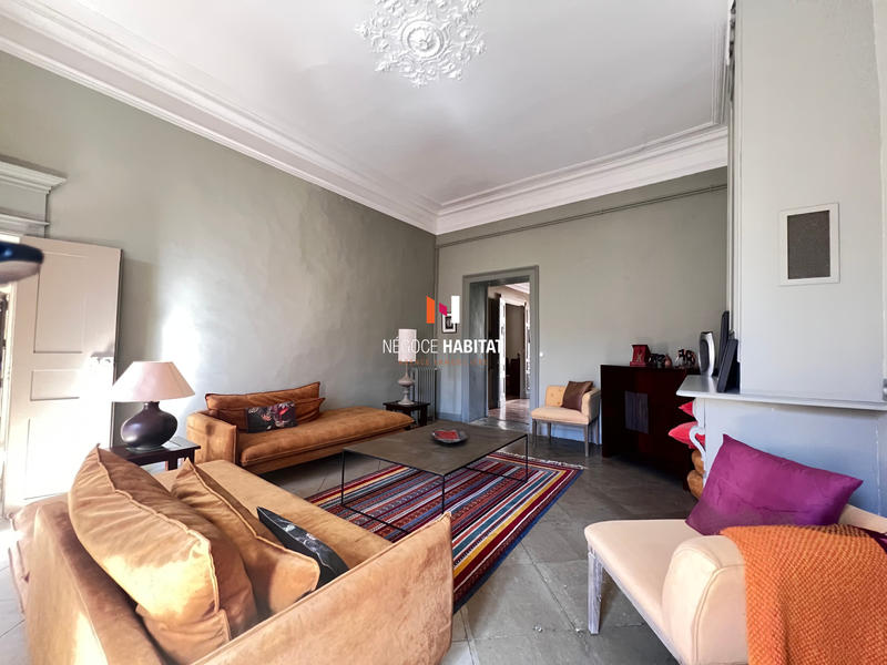 Appartement - 225 m² - 7 pièces