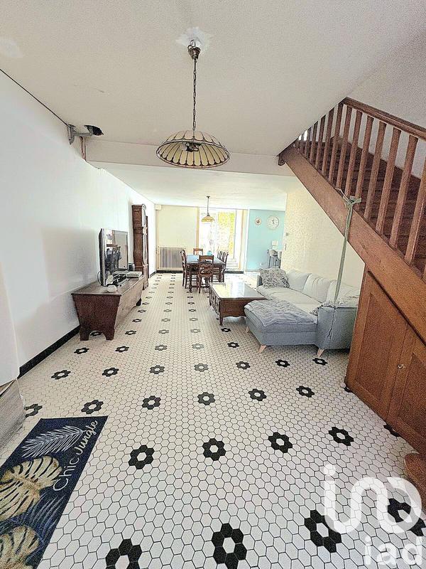 Maison - 268 m² - 8 pièces