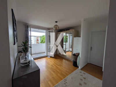 Appartement - 94 m² - 5 pièces