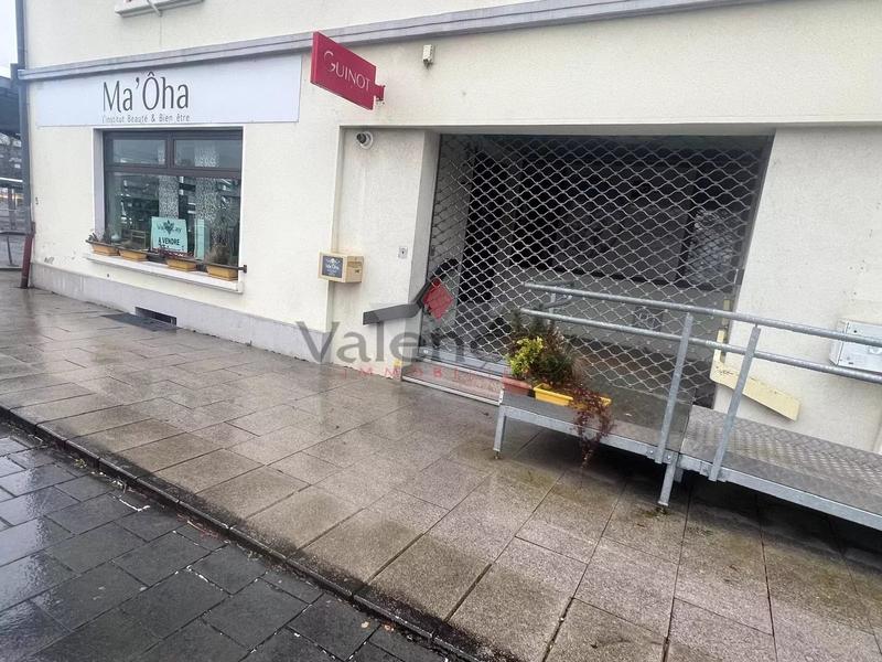 Local commercial - 82 m² - 4 pièces