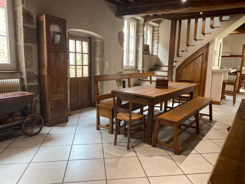 Maison - 332 m² - 9 pièces