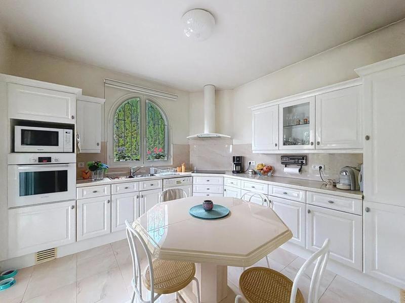 Villa - 171 m² - 6 pièces