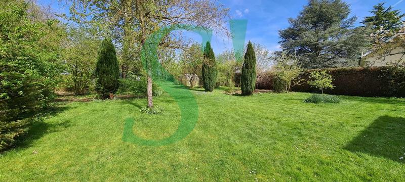 Maison - 233 m² - 7 pièces