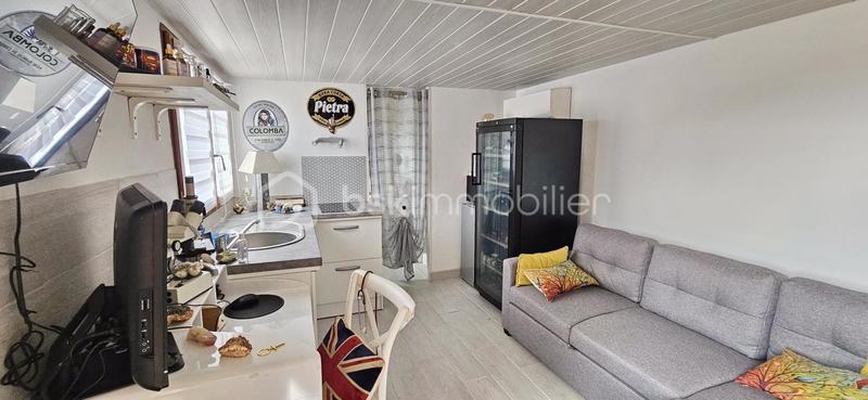 Maison - 246 m² - 9 pièces