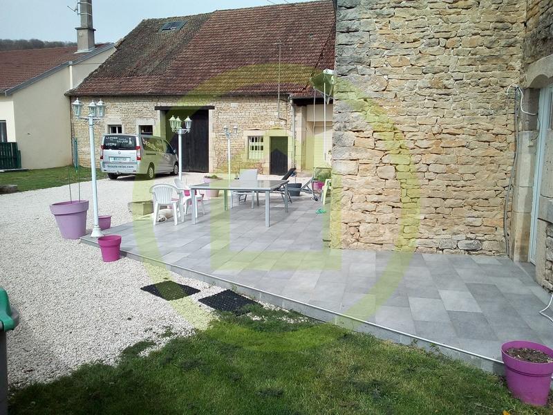 Maison - 230 m² - 7 pièces