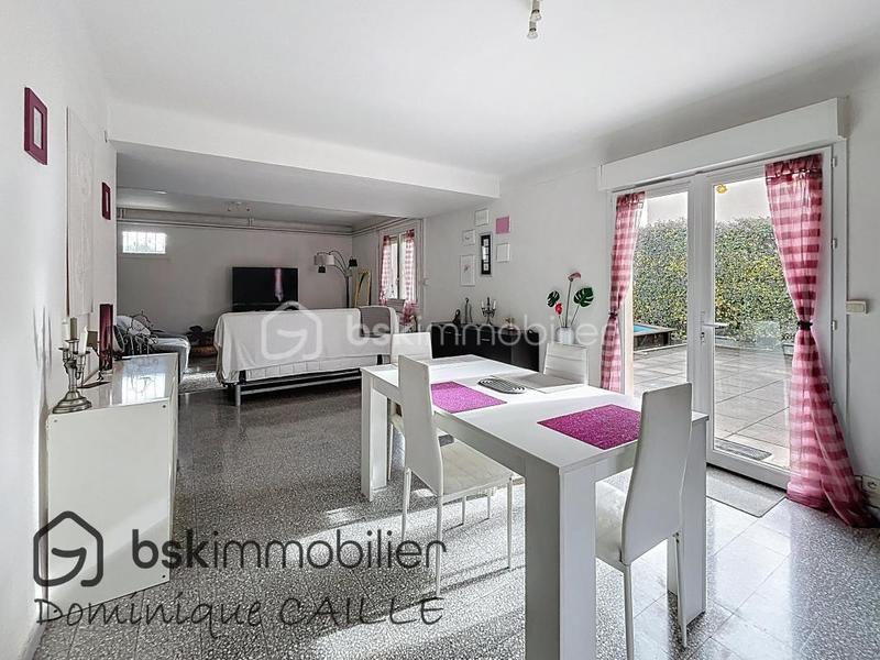 Maison traditionnelle - 168 m² - 7 pièces