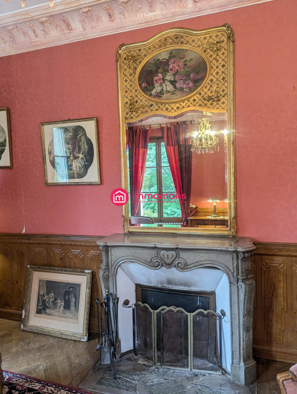 Maison - 203 m² - 9 pièces