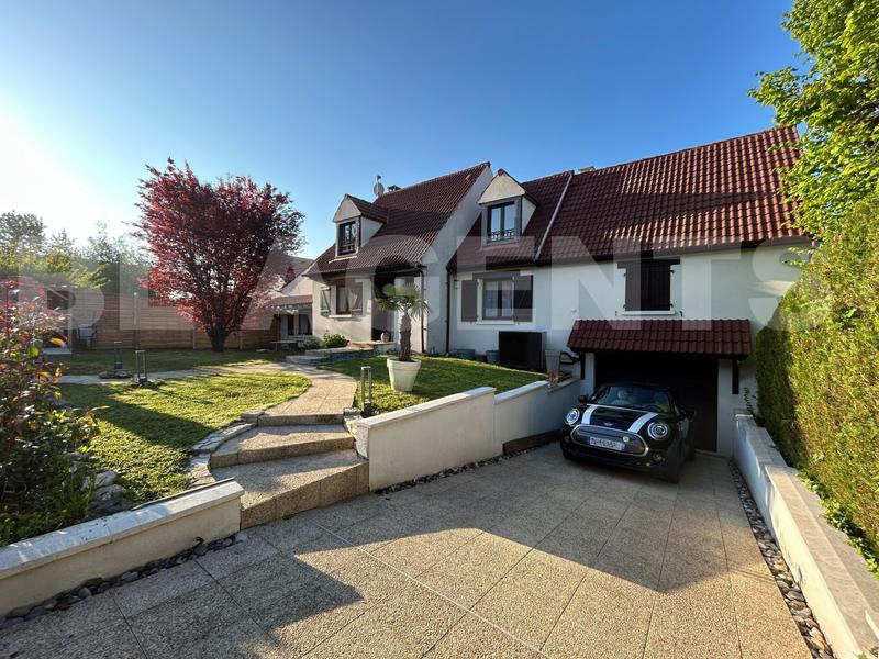 Maison contemporaine - 219 m² - 6 pièces