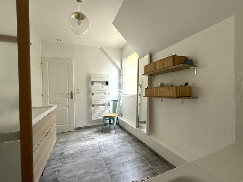 Maison contemporaine - 151 m² - 7 pièces