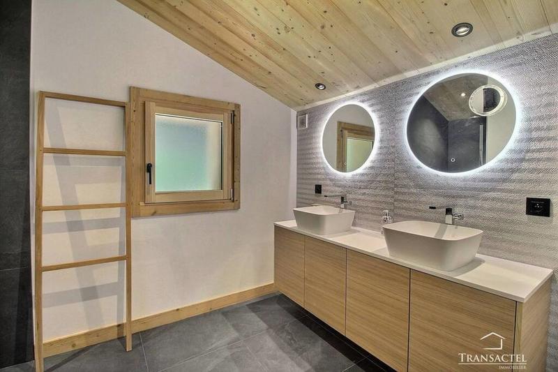 Châlet - 269 m² - 7 pièces