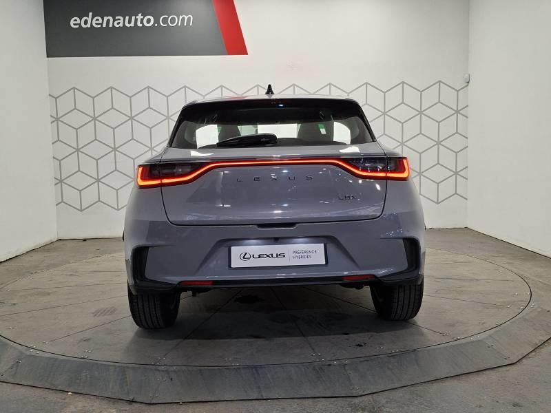 Lexus Lbx 2wd Business