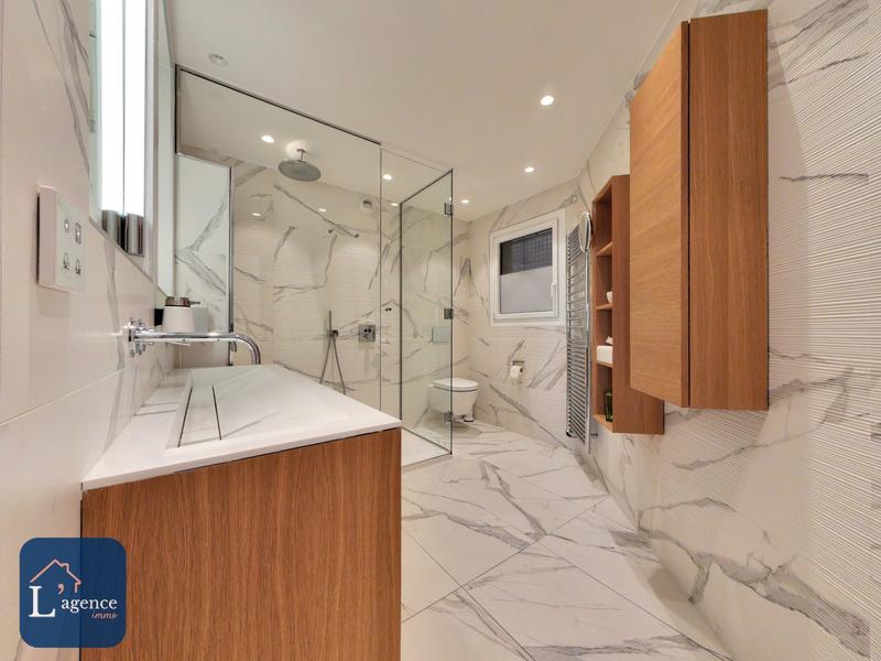 Appartement - 257 m² - 6 pièces