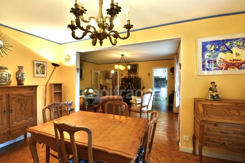 Appartement - 121 m² - 5 pièces