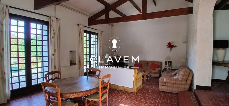 Maison - 310 m² - 13 pièces