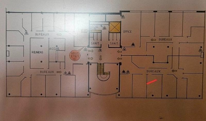 Local d'activité / Entrepôt - 750 m² - 34 pièces