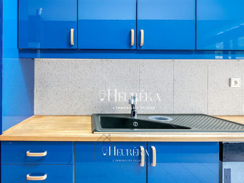 Maison - 220 m² - 8 pièces