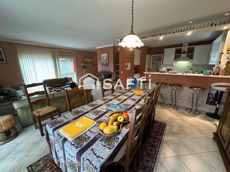 Maison - 140 m² - 5 pièces