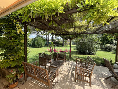 Maison traditionnelle - 203 m² - 8 pièces