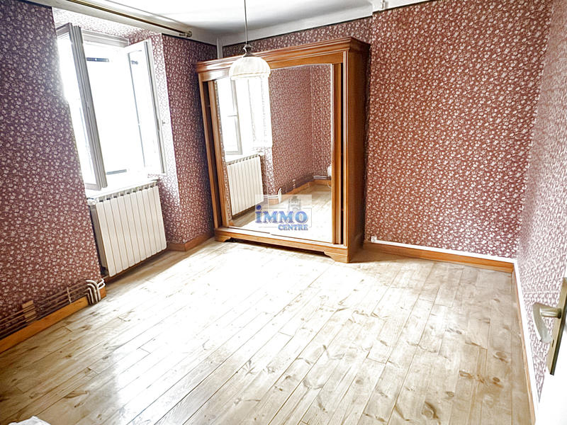 Maison - 91 m² - 7 pièces