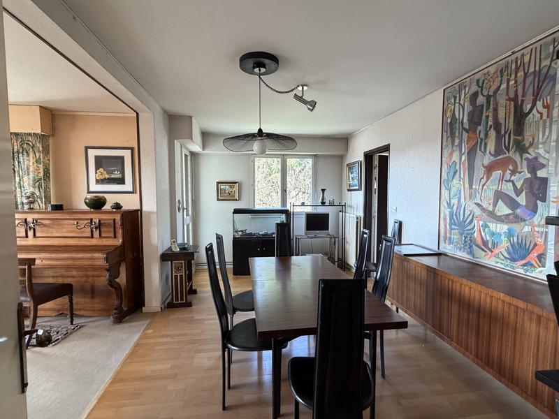 Appartement - 142 m² - 6 pièces