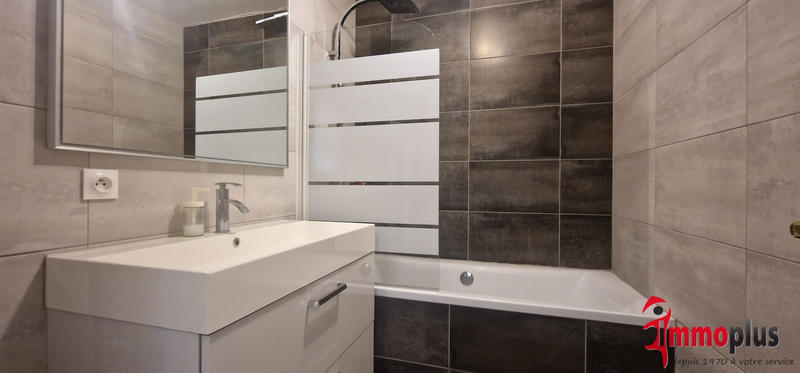 Appartement - 100 m² - 5 pièces