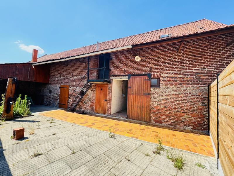 Maison - 234 m² - 1 pièce