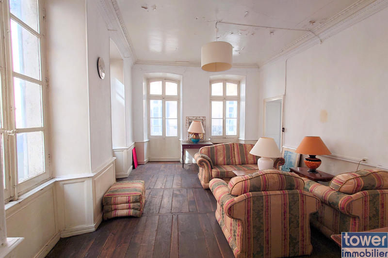 Maison - 380 m² - 14 pièces