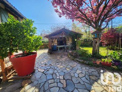 Maison - 203 m² - 6 pièces