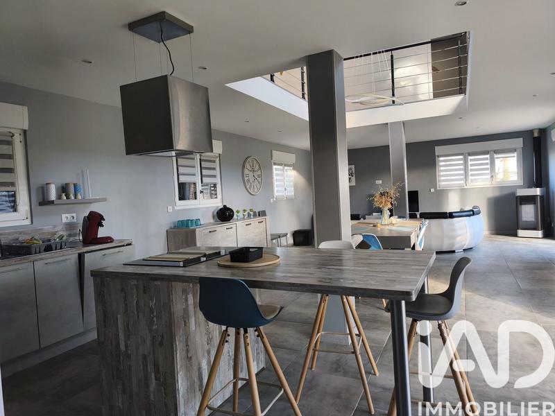 Maison - 200 m² - 7 pièces