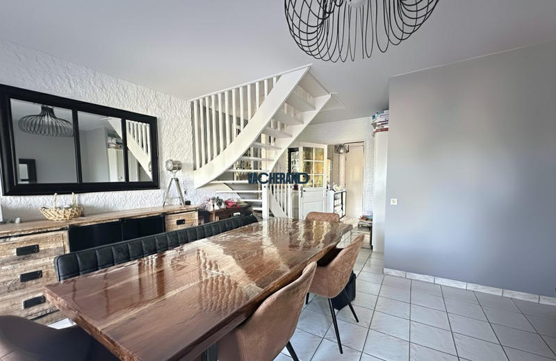 Maison - 90 m² - 5 pièces