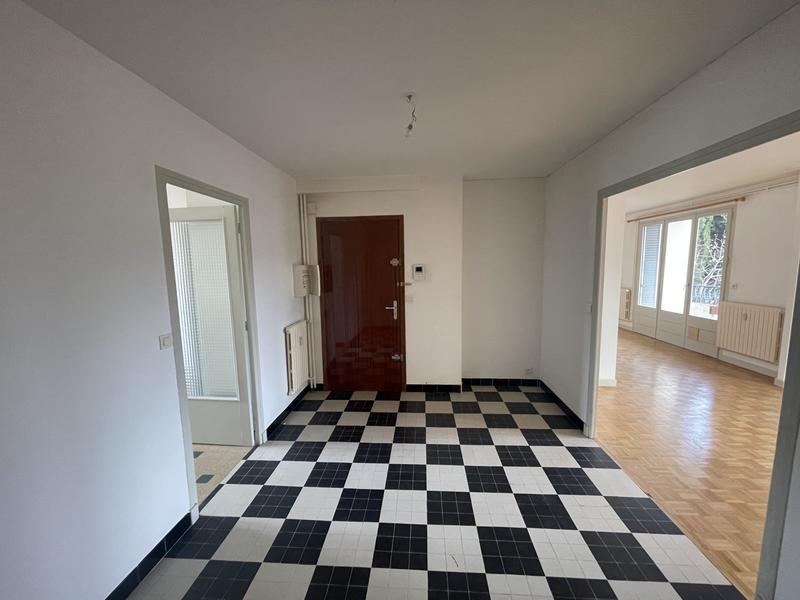 Appartement - 97 m² - 5 pièces